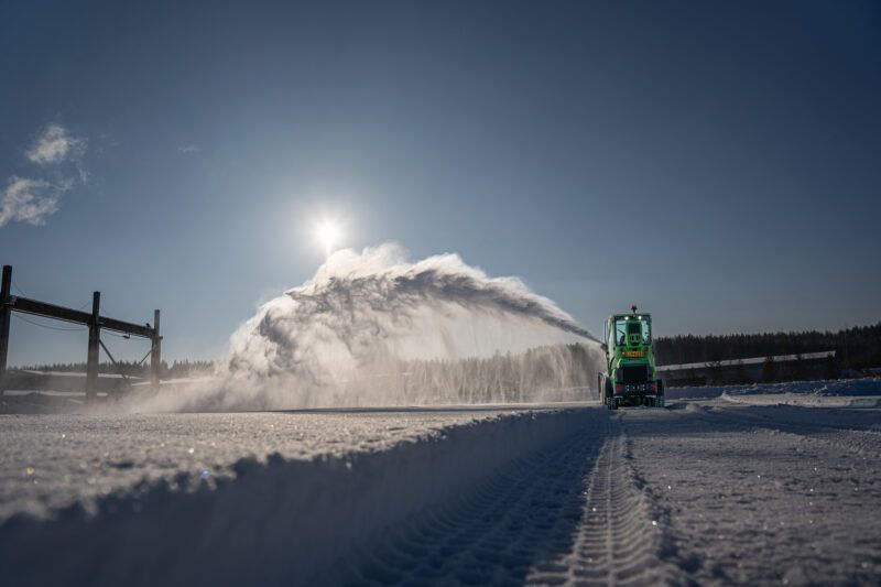 Snow blower